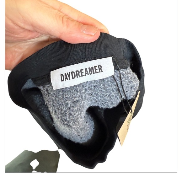 QUEEN SOUTH AMERICA TOUR 🖤  Black Concert Sweater - Picture 10 of 12